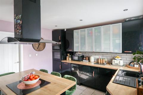 3 bedroom detached house for sale, Manor Close, Topcliffe