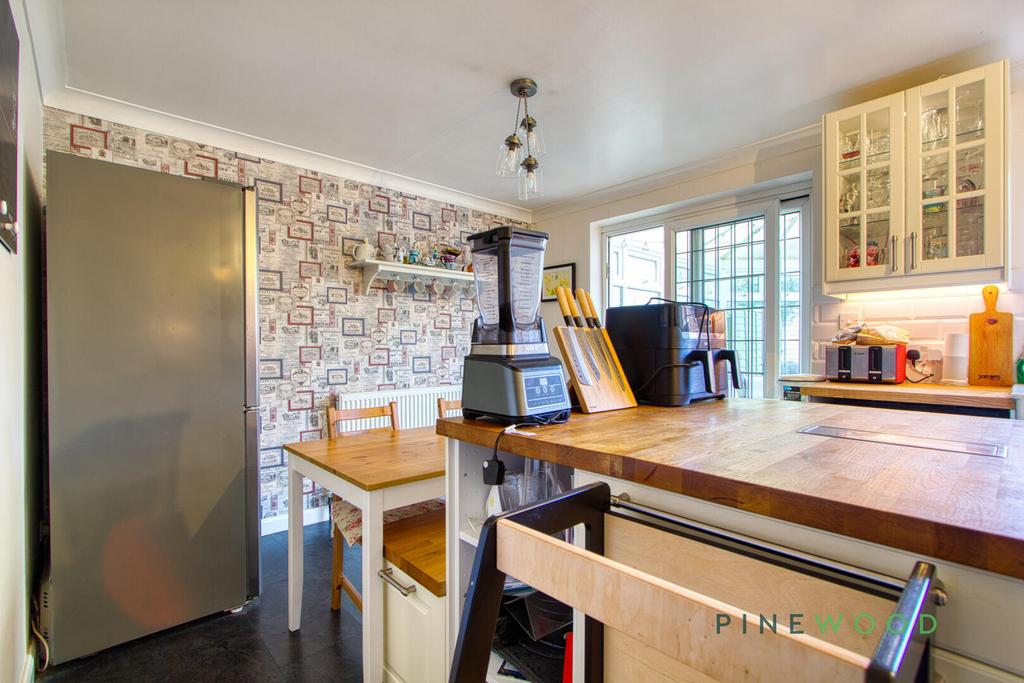 Kitchen / Dining Room