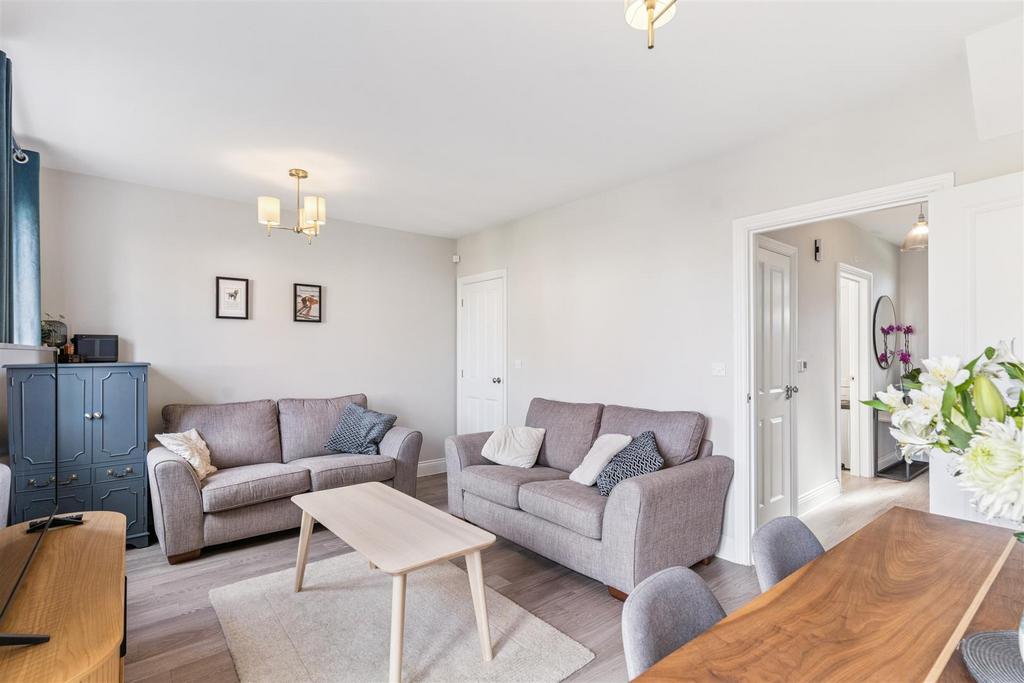 Sitting/Dining Room