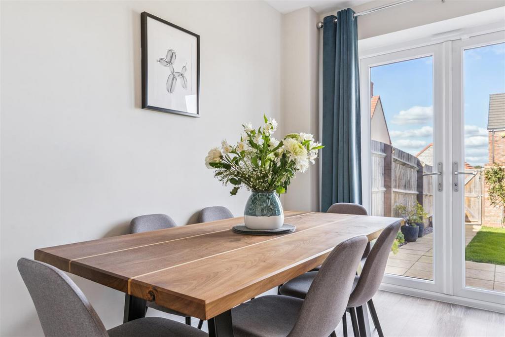 Sitting/Dining Room