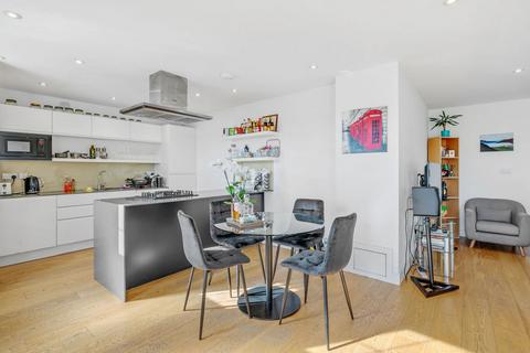 3 bedroom flat for sale, Broughton Road, London, SW6