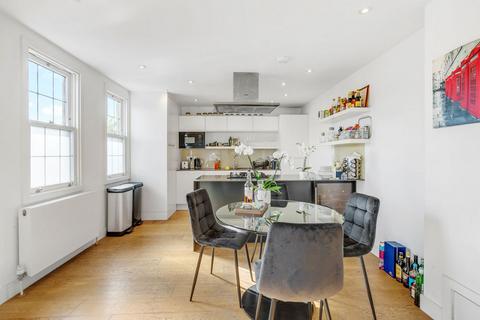 3 bedroom flat for sale, Broughton Road, London, SW6