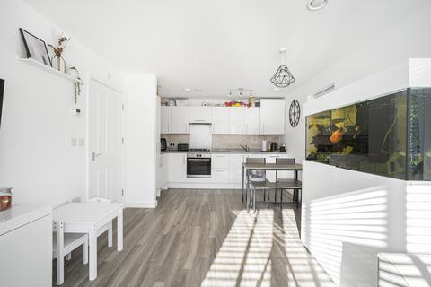2 bedroom flat for sale, Blossom Drive, Welwyn Garden City, AL7
