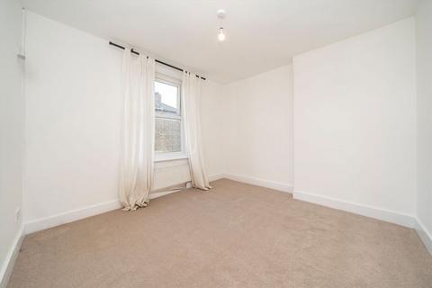 2 bedroom flat for sale, College Road, London NW10