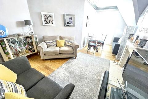 2 bedroom apartment for sale, Lawe Road, Lawe Top, South Shields, Tyne and Wear, NE33 2EN