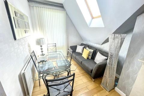2 bedroom apartment for sale, Lawe Road, Lawe Top, South Shields, Tyne and Wear, NE33 2EN