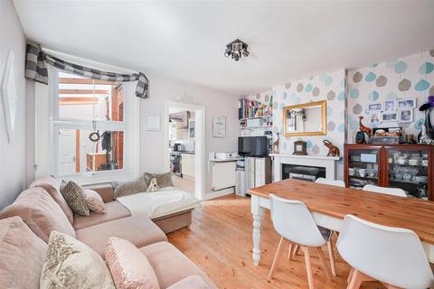 3 bedroom detached house for sale, Lyme Regis Road, Banstead