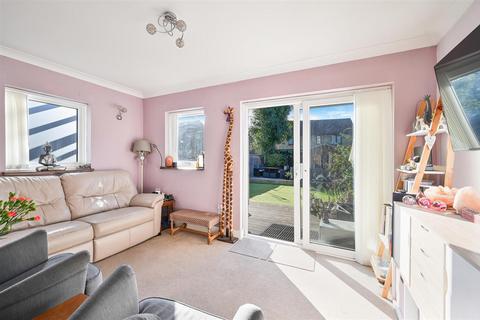 3 bedroom detached house for sale, Lyme Regis Road, Banstead
