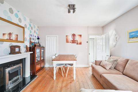 3 bedroom detached house for sale, Lyme Regis Road, Banstead