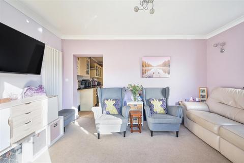 3 bedroom detached house for sale, Lyme Regis Road, Banstead