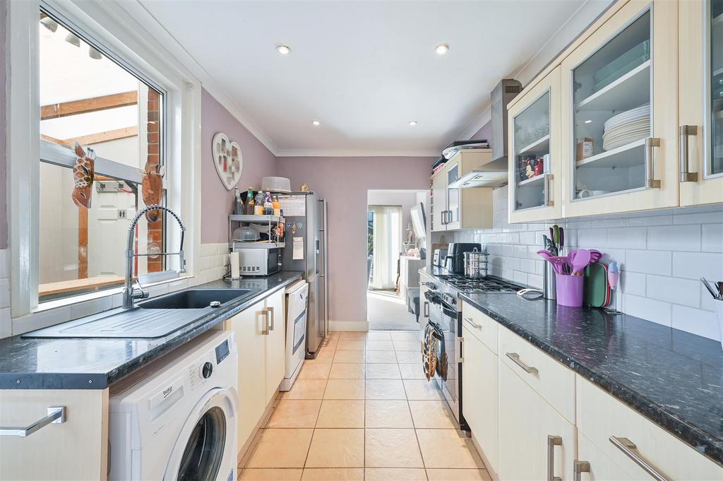 LYME REGIS ROAD, 34- (5).jpg