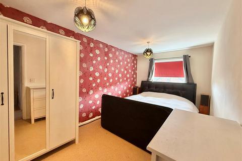3 bedroom semi-detached house for sale, College Walk, Kidderminster