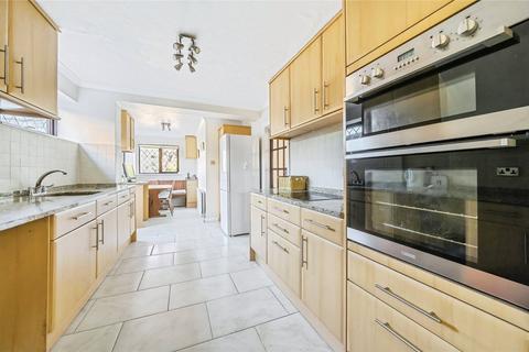3 bedroom detached house for sale, Douglas Road, Buckinghamshire HP20