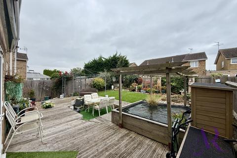 3 bedroom detached house for sale, Tennyson Drive, Newport Pagnell