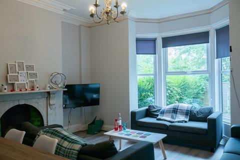 8 bedroom house to rent, Victoria Road, Leeds