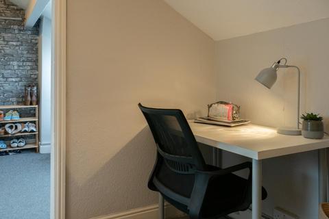 8 bedroom house to rent, Victoria Road, Leeds