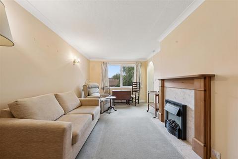 1 bedroom flat for sale, Fishers Lane, London, W4