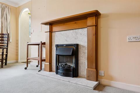 1 bedroom flat for sale, Fishers Lane, London, W4