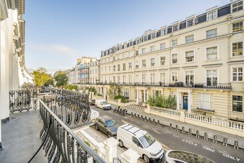1 bedroom flat to rent, Pembridge Gardens, London W2