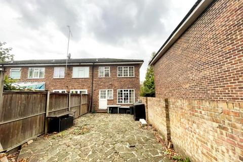 undefined, Woking, Surrey, GU22