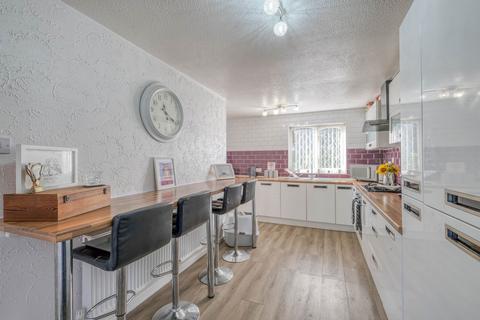 3 bedroom terraced house for sale, Loxley Close, Redditch, B98