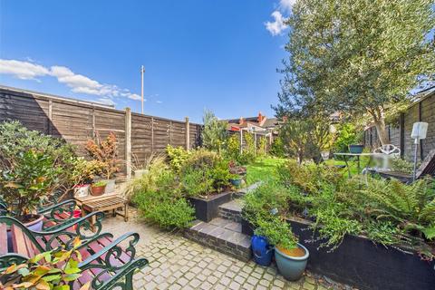 19 Vauxhall Road, Gloucester, GL1 4EY
