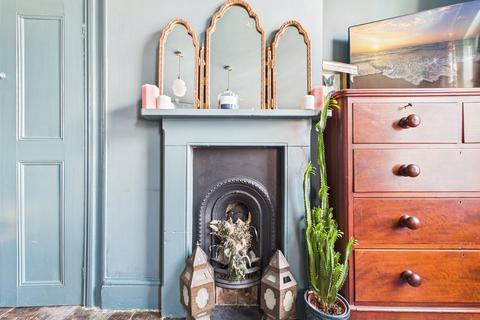 19 Vauxhall Road, Gloucester, GL1 4EY