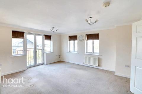 2 bedroom apartment for sale, Stoneleigh Road, Clayhall
