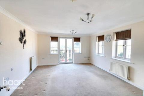 2 bedroom apartment for sale, Stoneleigh Road, Clayhall