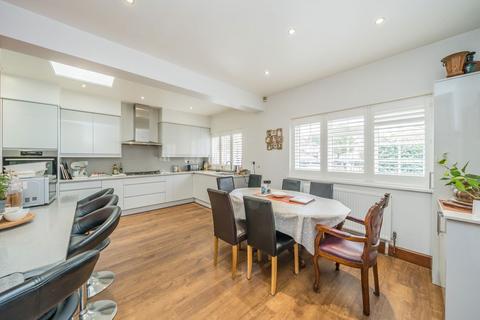 undefined, Great West Road, Isleworth TW7