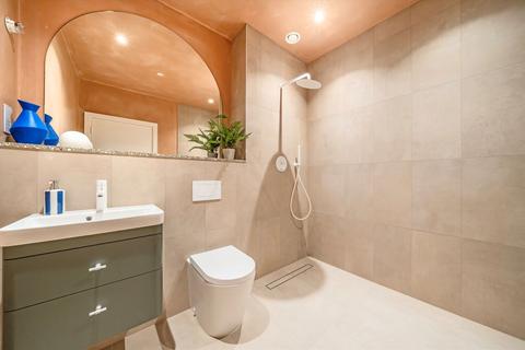 2 bedroom flat for sale, Bard Road, London W10