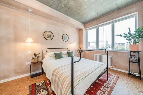 2 bedroom flat for sale, Bard Road, London W10