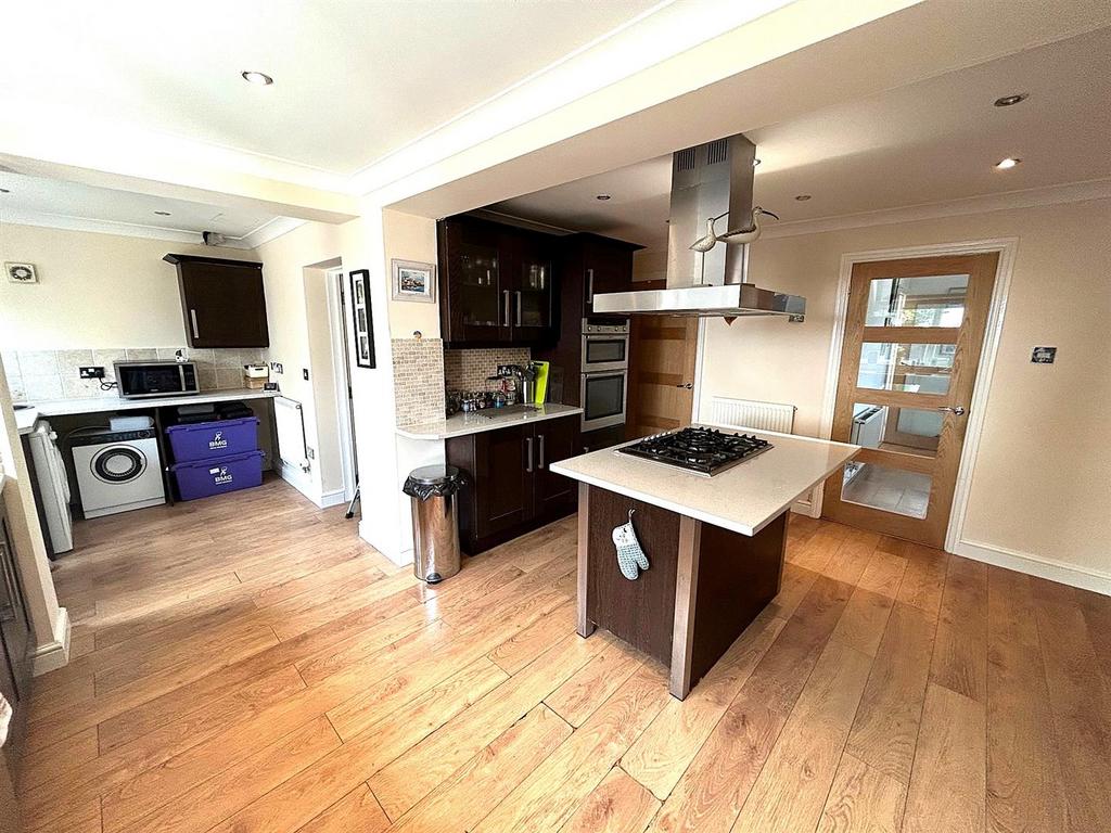 Kitchen 4.jpg