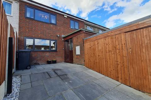 3 bedroom terraced house for sale, Morehall View, Wharncliffe Side, S35