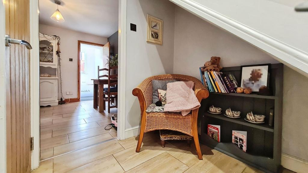 Understair/Hallway