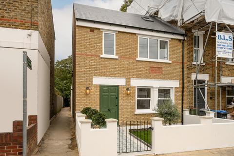4 bedroom end of terrace house for sale, Cecil Road, London SW19