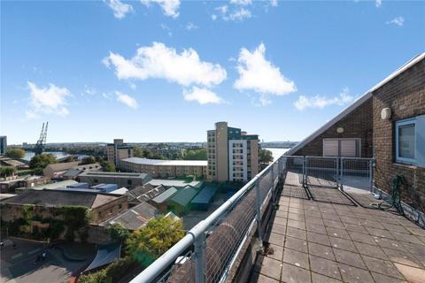 2 bedroom penthouse to rent, Arnhem Place, London, E14