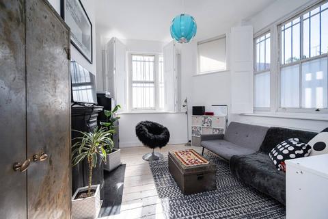 undefined, Fordham Street, Aldgate, London, E1