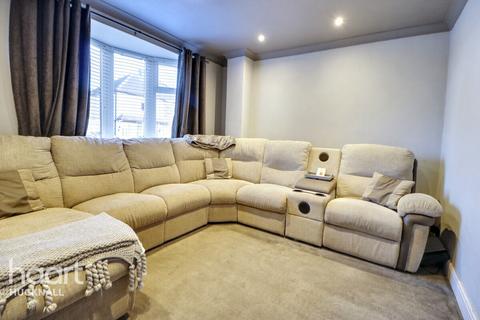 4 bedroom semi-detached house for sale, Oakenhall Avenue, Nottingham