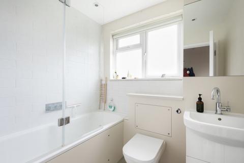 2 bedroom flat for sale, Barston Road, West Norwood, London, SE27