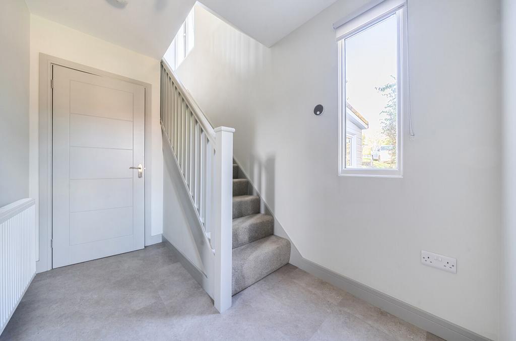 1361272-3-68dbe6a...