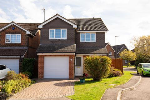Lyric Close, Crawley RH10