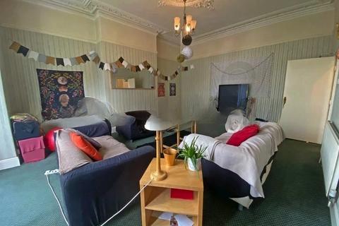 9 bedroom terraced house to rent, Belle Vue Road, Leeds LS3