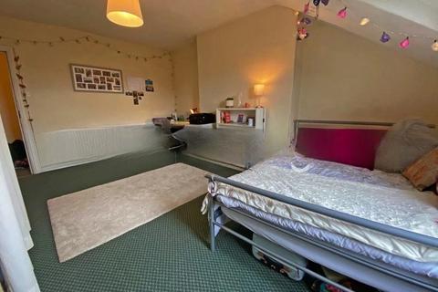 9 bedroom terraced house to rent, Belle Vue Road, Leeds LS3