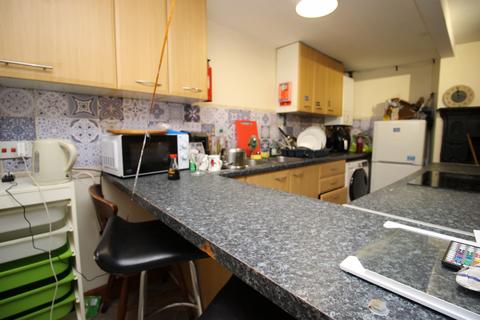 7 bedroom terraced house to rent, Kensington Terrace, Leeds LS6