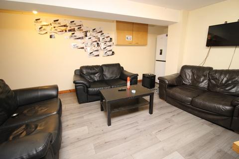 7 bedroom terraced house to rent, Kensington Terrace, Leeds LS6
