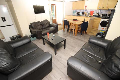 7 bedroom terraced house to rent, Kensington Terrace, Leeds LS6