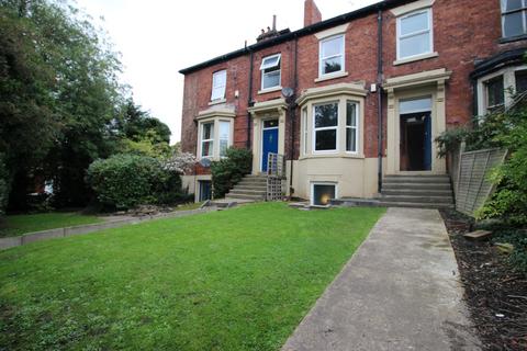 8 bedroom terraced house to rent, Kensington Terrace, Leeds LS6