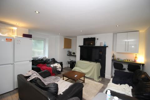 8 bedroom terraced house to rent, Kensington Terrace, Leeds LS6