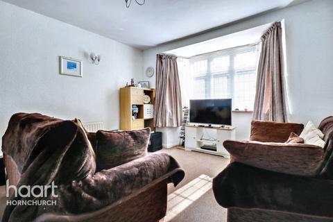 undefined, Strathmore Gardens, Hornchurch